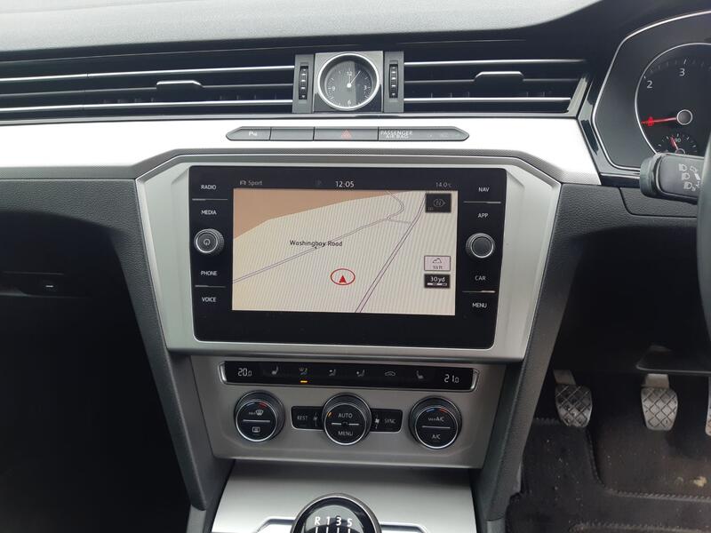 VOLKSWAGEN PASSAT