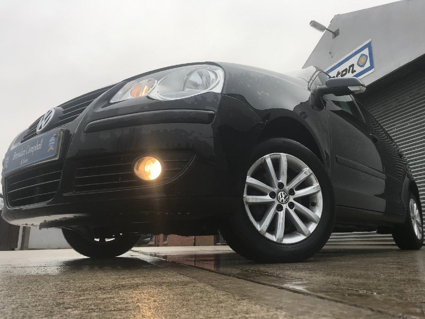 VOLKSWAGEN POLO