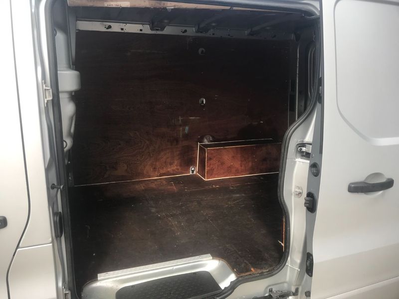 VAUXHALL VIVARO