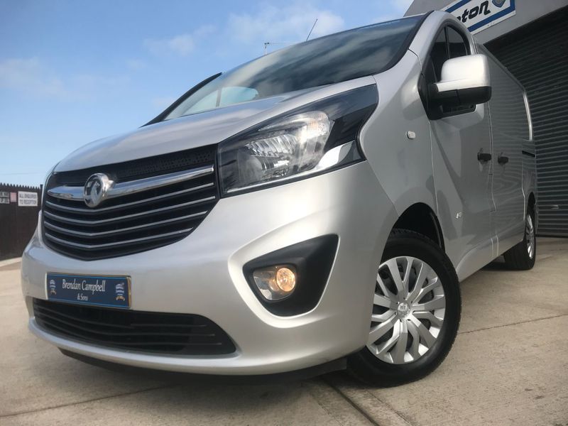 VAUXHALL VIVARO