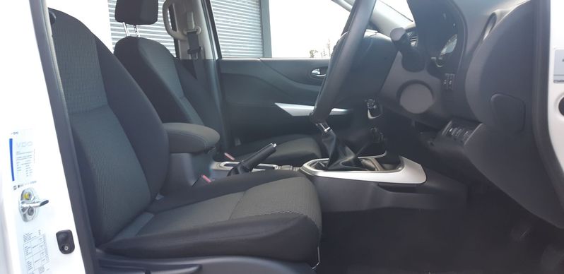 NISSAN NAVARA