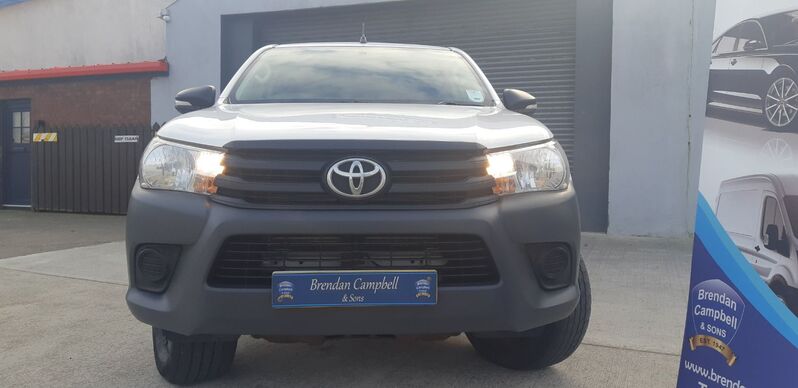 TOYOTA HILUX