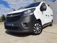 VAUXHALL VIVARO