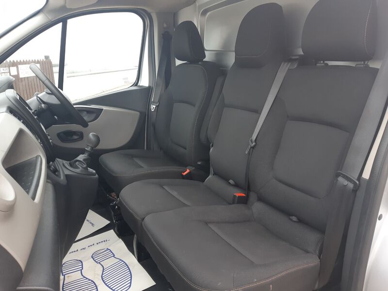 RENAULT TRAFIC