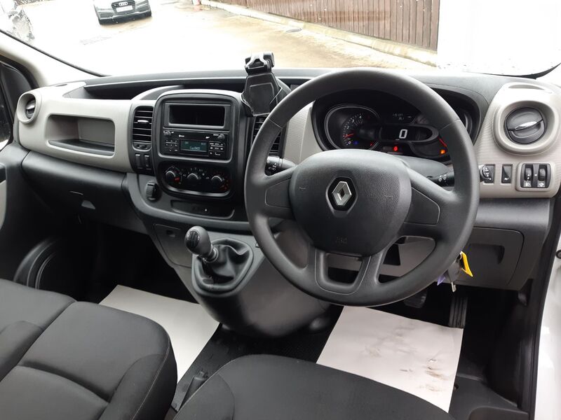 RENAULT TRAFIC