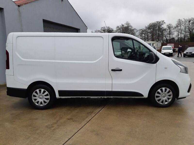 RENAULT TRAFIC