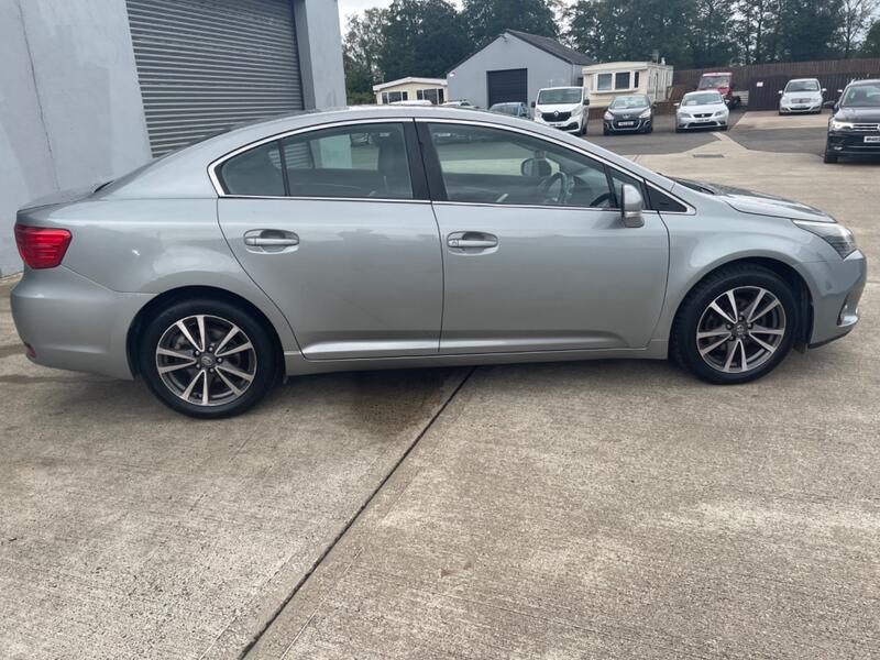 TOYOTA AVENSIS