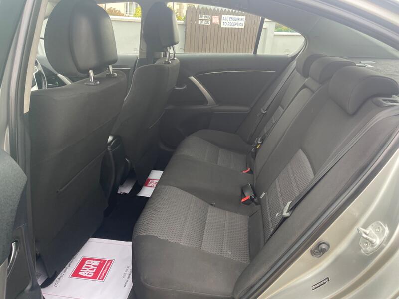 TOYOTA AVENSIS