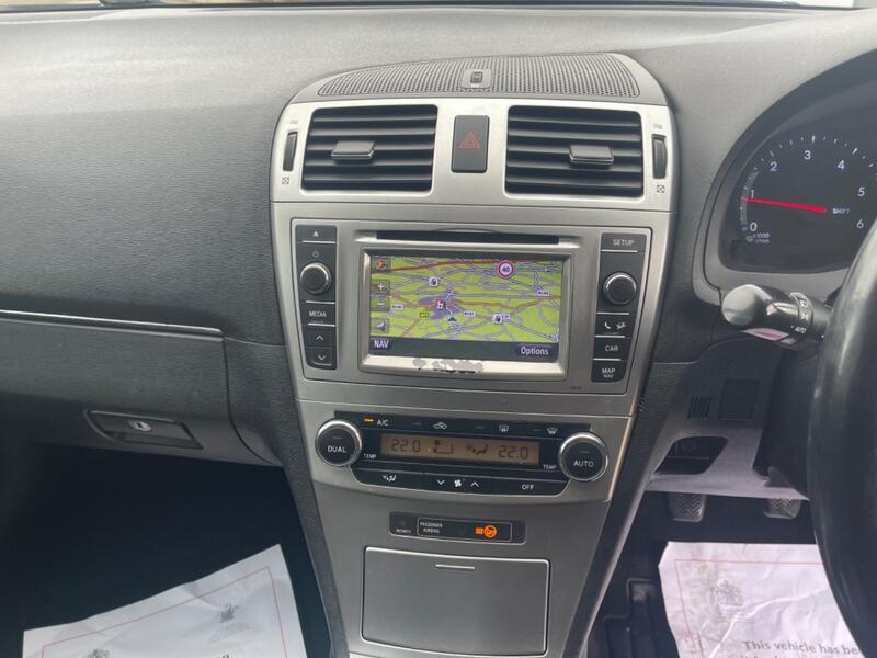 TOYOTA AVENSIS