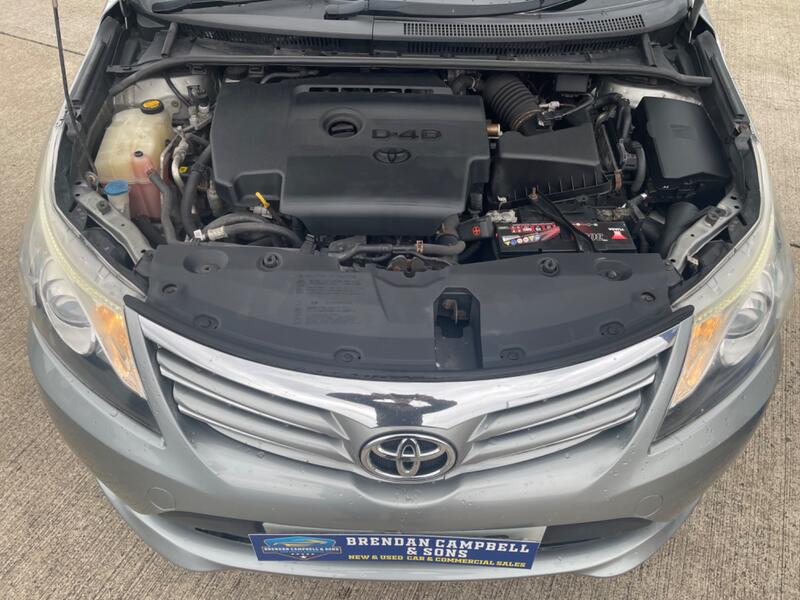 TOYOTA AVENSIS
